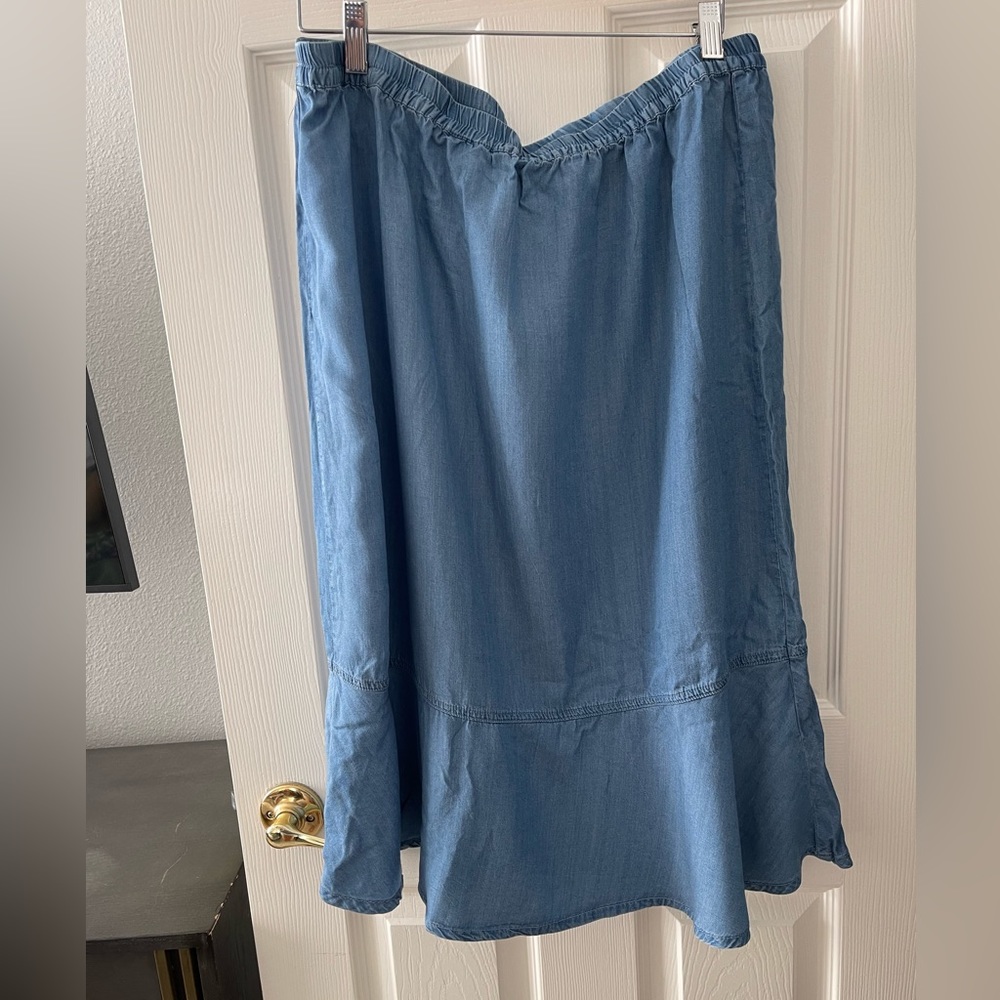 Chambray middy skirt